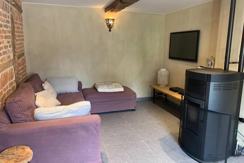 Au Bord Du Ny Villa Hotton Bagian luar foto